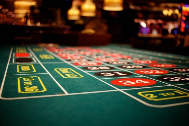 Live dealer at 88r Allbet blackjack table with professional studio setup